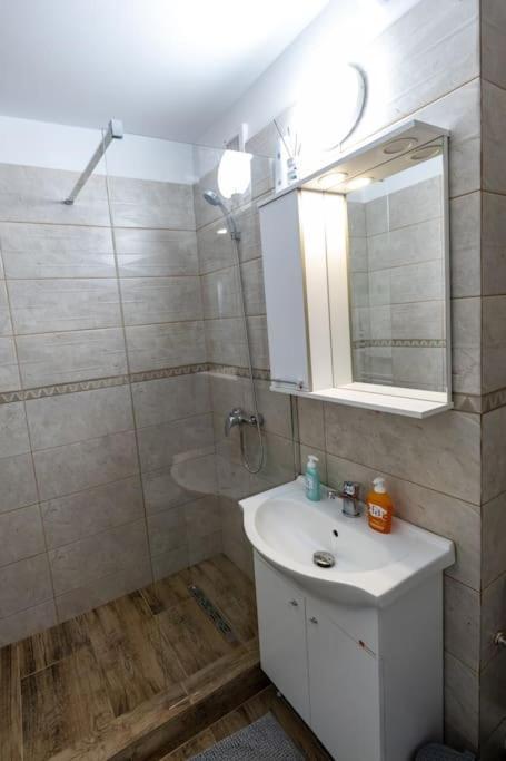 Luxury Radox Apartment Park 1 Bz Buzau Exterior foto