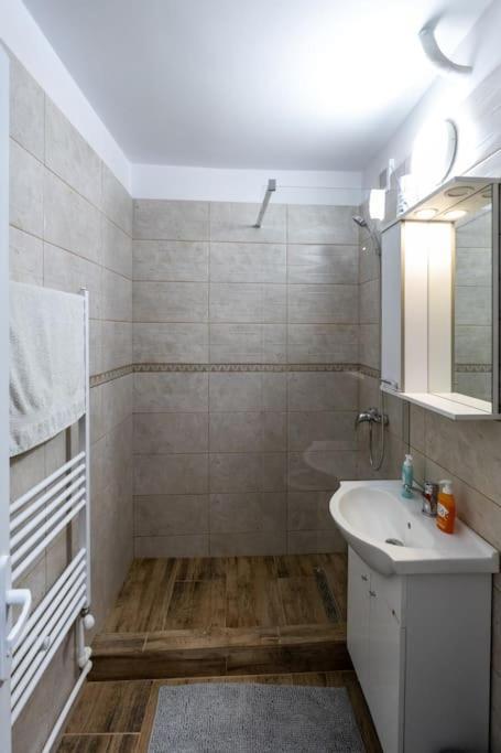 Luxury Radox Apartment Park 1 Bz Buzau Exterior foto